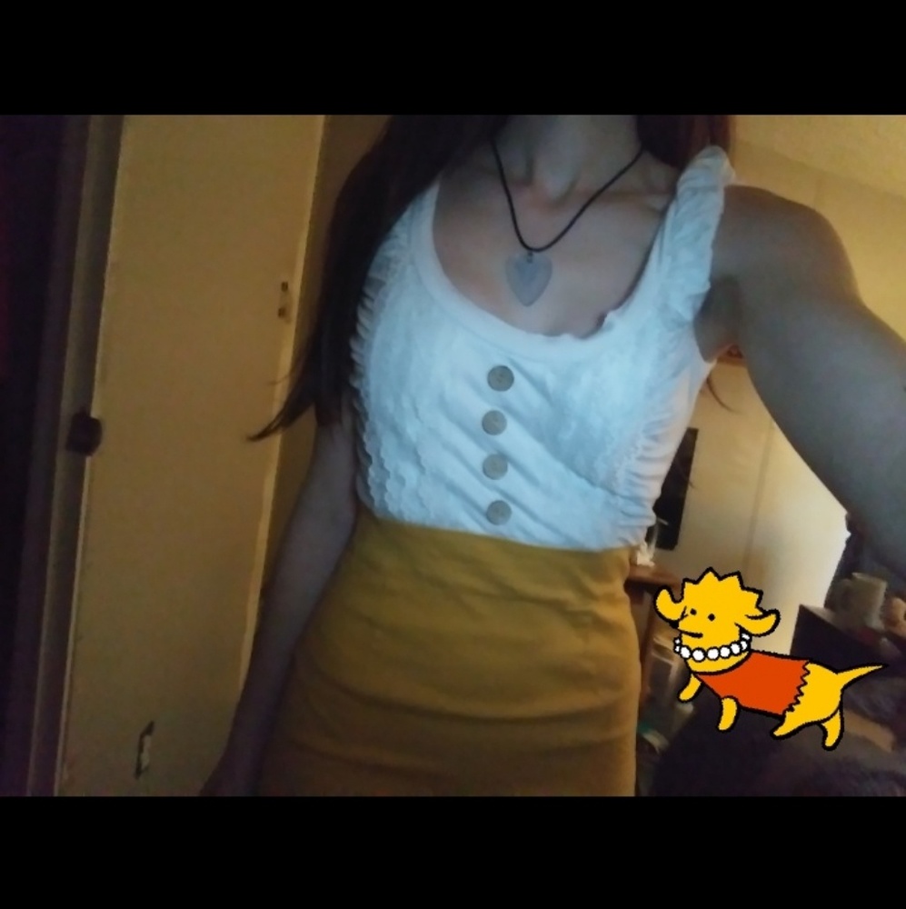 Come in dandy dress in yellow